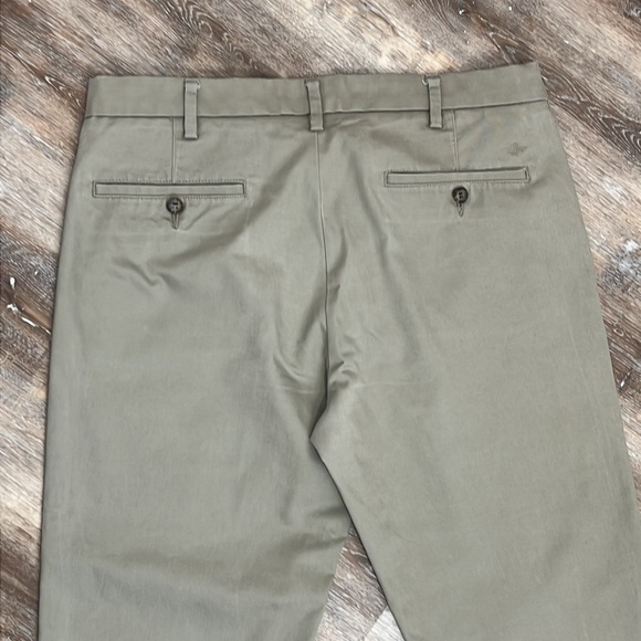 Dockers Mens Khaki Pants Size 33 x 32 Slim Tapered Classic Trousers Office Work - Picture 6 of 16